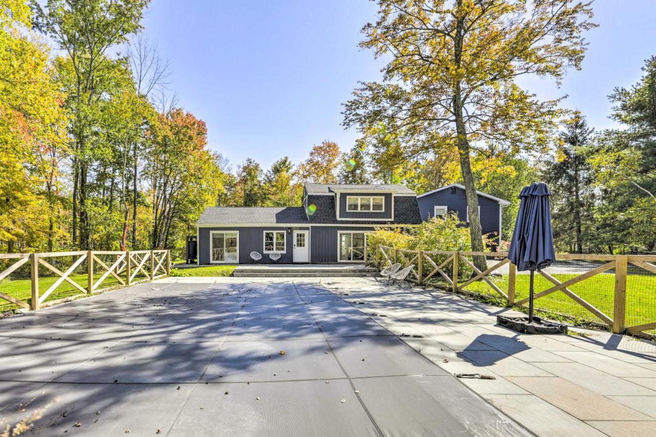Modern Escape With Fire Pit, Near Lake Waramaug Kent Экстерьер фото