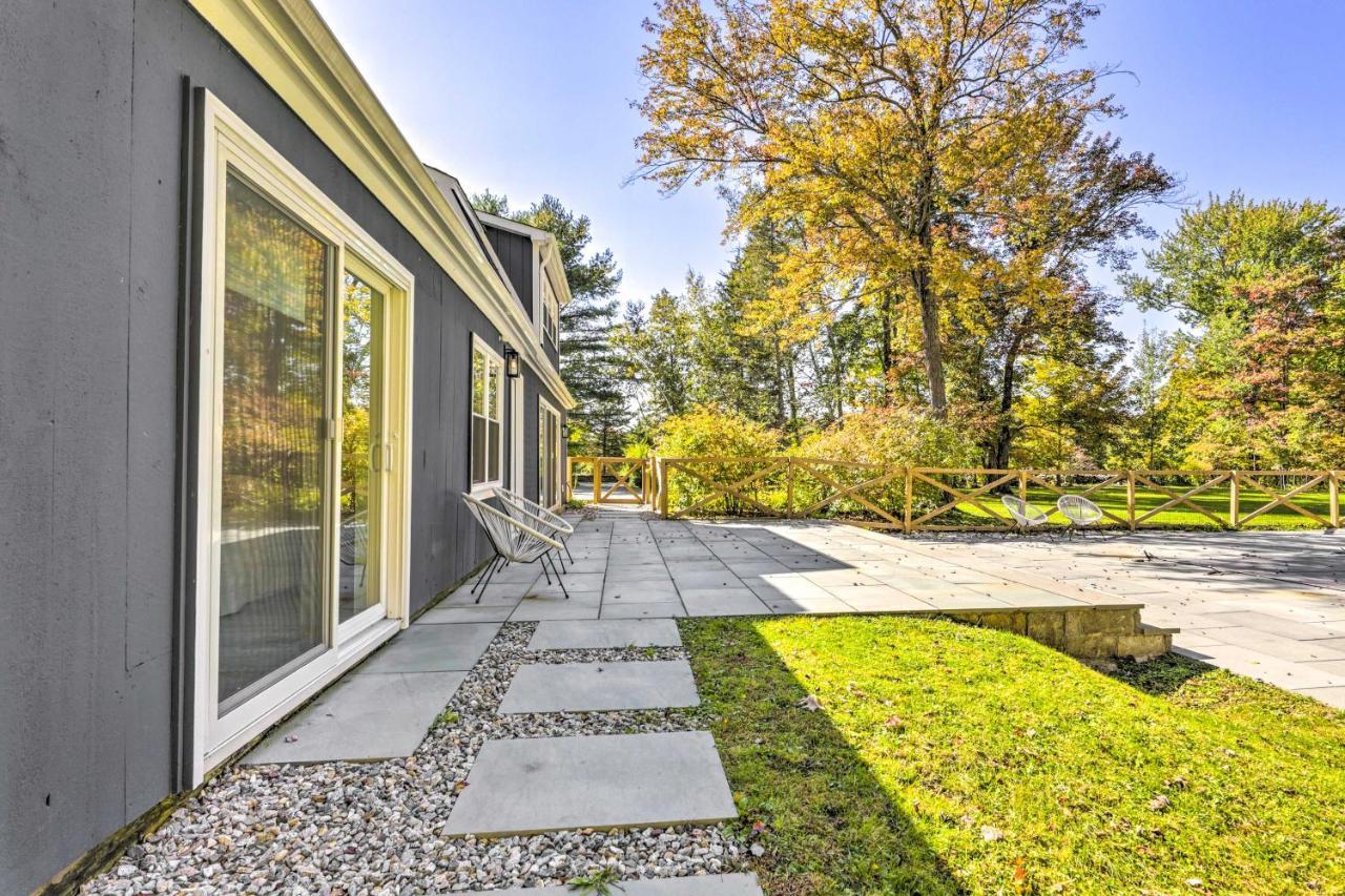 Modern Escape With Fire Pit, Near Lake Waramaug Kent Экстерьер фото