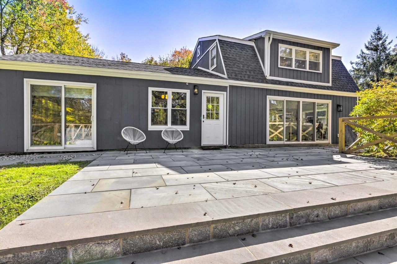 Modern Escape With Fire Pit, Near Lake Waramaug Kent Экстерьер фото