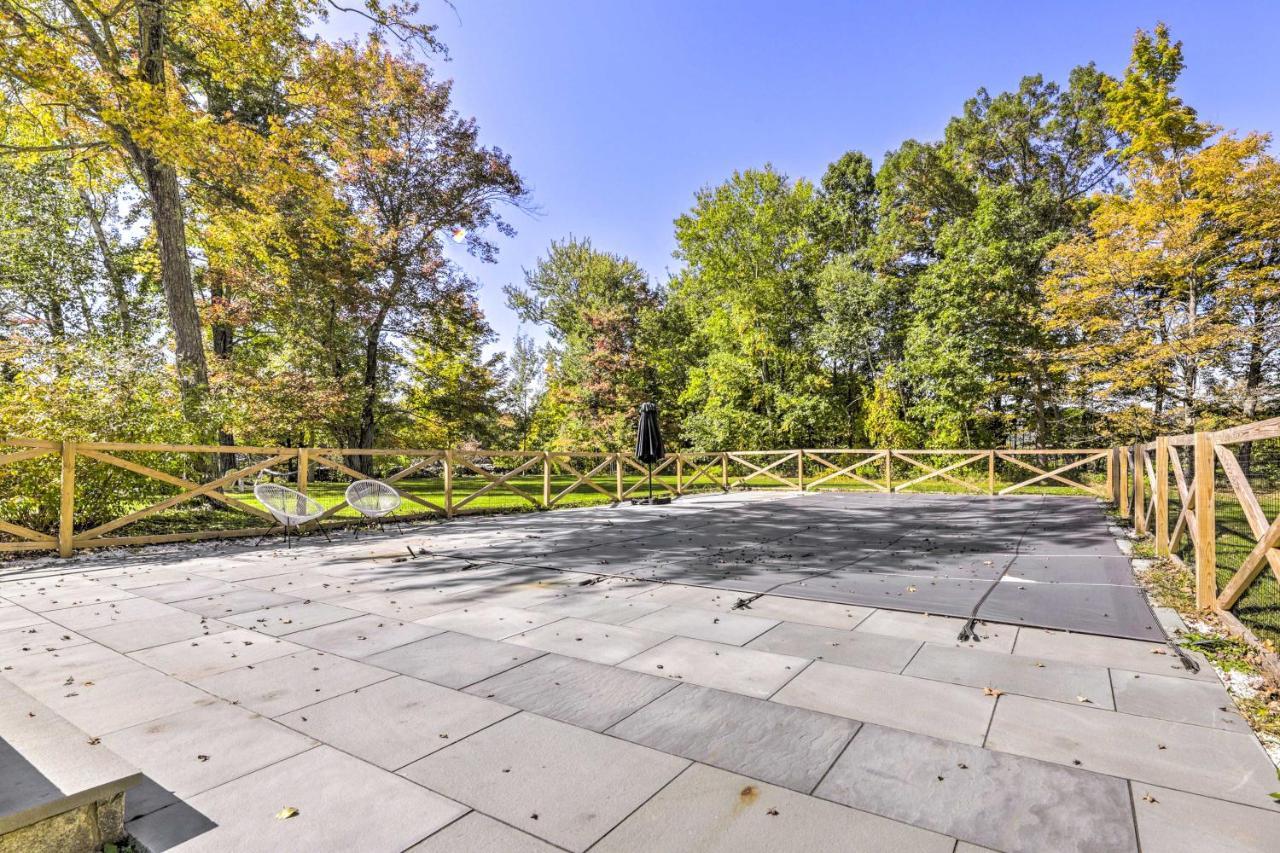 Modern Escape With Fire Pit, Near Lake Waramaug Kent Экстерьер фото